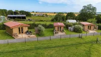New Cosy Lodge - Self Contained In Rural Location