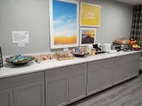 Days Inn by Wyndham Port Charlotte/Punta Gorda - breakfast