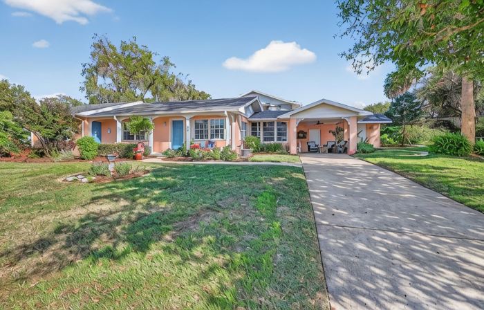 10 Min Walk to DT! Fire Pit-Pet Friendly! A True DT Retreat!