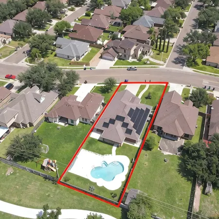 Spacious & Central Pool Home By McAuliffe Park