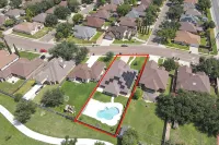 Spacious & Central Pool Home By McAuliffe Park