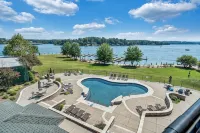 Luxury Lakefront Condo In The Heart of Smith Mtn. Lake!!! 4BR 3BA!!! - 4-Star