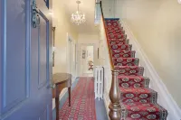 Gorgeous home in historic downtown Sandwich with hot tub/sauna