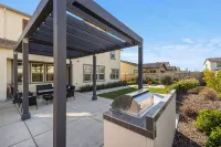 4-Bedroom Elegant 4039sq ft Designer Home • Near Casino 19Min fr Sacramento - 民宿