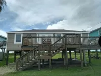 Beach and river view cottage with deck and specatuclar views. - 3-Star