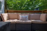 Peaceful Escape - Sauna, Fire Pit + Parking - Wifi