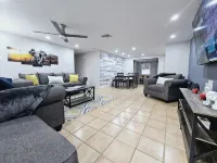 3Br Retreat w/ Private Fence Yard • 16 Min to Siesta Key - Homestays