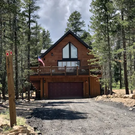 The Fabulous Black Hawk Log CabinFamily and Pet - friendly