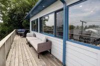 Hampton House • w/Hot Tub • Sleeps 16 • Luxury Beach Escape - Boutique