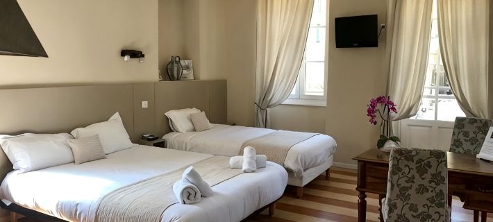 Hôtel des Bains Hotéis em Lot