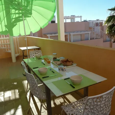 Luxurious apartment with sea view, swimming pool, private solarium, and 30 glowing reviews