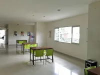 Easton Park Apartment by 7Rm Hotels in Jatinangor