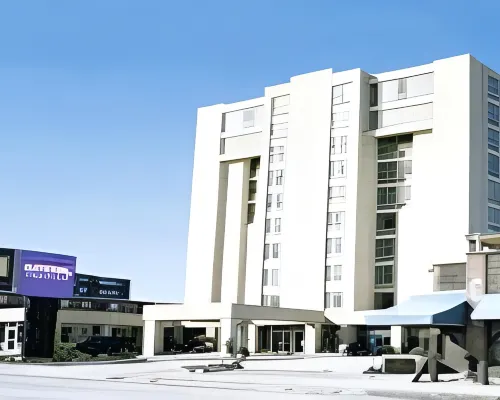 Vittoria Hotel & Suites Hotels near Maple Leaf Place