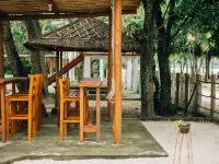 Elhoppo Pasir putih resort & resto Hotels in Maluk