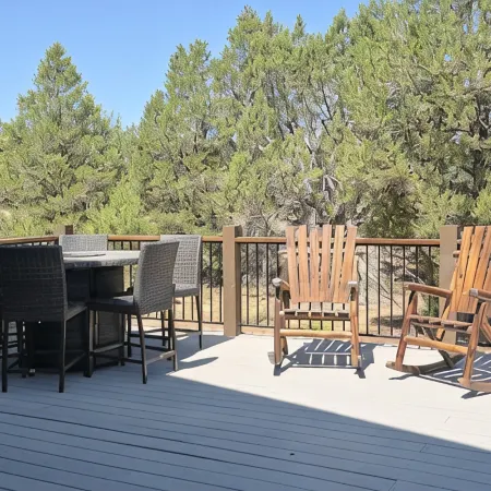 Newly Remodeled Cabin. Secluded. Hot Tub. 7 Miles to Zion National Park