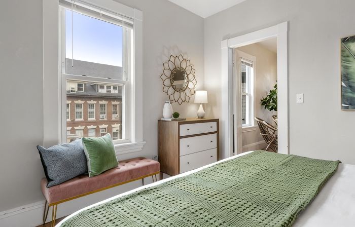 Garden Getaway 2BR Minutes to Salem, Beach, and train to Boston!
