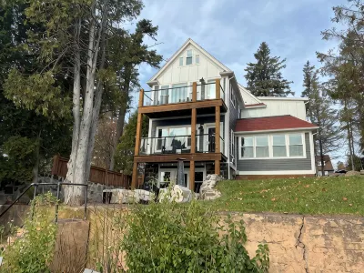 The Vue on Lake Superior  I  Sunrise & Sunset Views  I  by Relax Open Air Hotele w: 