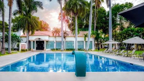 InHouse Select Hacienda Tres Rios