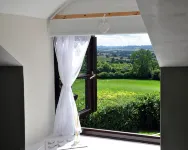 Beautiful and Quiet Rural hideaway for two near Ludlow with stunning views