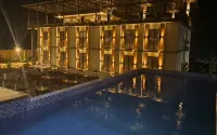 The Icon Hotel - Pools