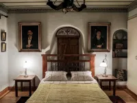 Kanto's Guesthouse Hotels in Arcadia