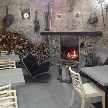 Hotel Mas Palou Отели в г. Розес