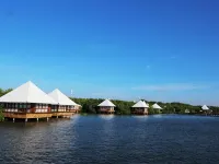 BeeJay Bakau Resort Hotels in Mayangan