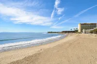 Modern Victorian Home Walking Distance To Ventura Pier and Downtown Restaurants