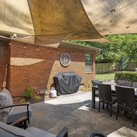 Charming, Cozy Home Close to Everything Downtown! Perfect for Large Groups!