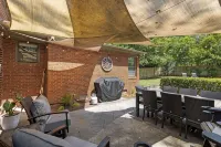 Charming, Cozy Home Close to Everything Downtown! Perfect for Large Groups! - 3-Star