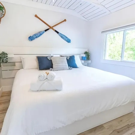 Lakeside Guest House - Porters Lake