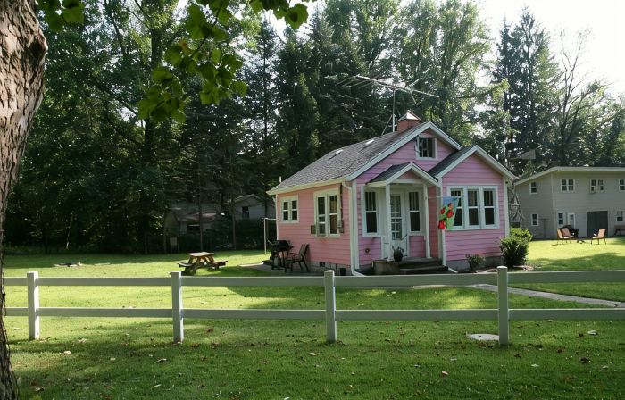 Lake Front Cottage in Michigan's Harbor Country 