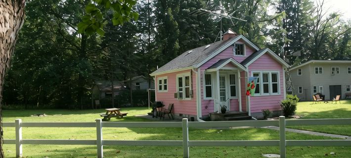 Lake Front Cottage in Michigan's Harbor Country "Sandy Shores 2" 치카밍 타운십 호텔