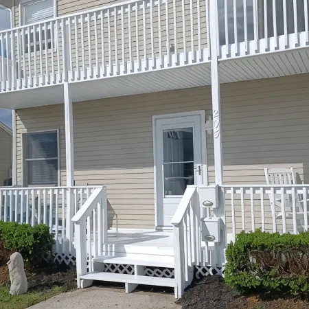 Newly Renovated 3BD/2BTH, 1 BLK to Beach Отели в г. Бригантин