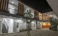 Crystal Inn - parkir