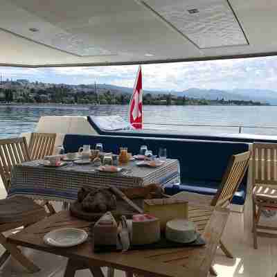 Floatinn Boat-Bnb Dining/Meeting Rooms