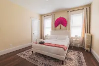Boston 4BD-5 min walk to Train&Beach/10min-Airport-Free Parking - Homestays