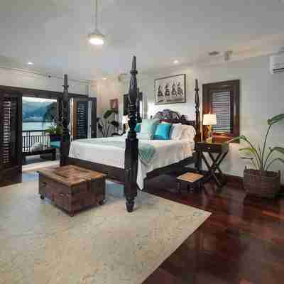 Beach Front Villa W/Pool/Staff, in Gated Community W/Tennis/Gym Rooms