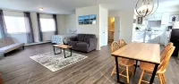 Corner Studio with Full Kitchen, 800 sq ft- Sunny Views Include Mt. Susitna - Apartments