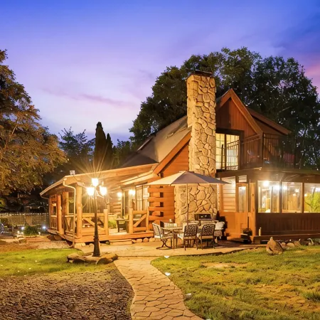 Riverfront Cabin with Cedar Wood Hot Tub, Dry Sauna, and Dock Отели в г. Халфмун