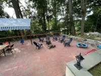 Garden Loft with Patios & Green Space · Westchester Retreat - 2성급