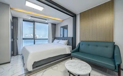 Songjeong Blue Castle Hotel - Dağ Manzaralı