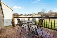 Spacious 4-bedroom house in the heart of West Omaha close to EVERYTHING - Boutique