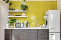 Colorful private guesthouse in charming Richmond with Parking
