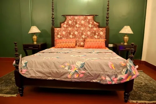 Charming 2-bedroom, 2 bath apartment in Central Kolkata with WiFi, AC, Kitchen - Condos