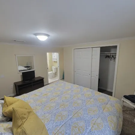 Charming 1-bedroom apartment in delightful Tacoma with WiFi