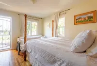 Cute North West Valley Studio - Condos
