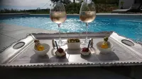 La Villa Aux Oliviers - Bed and Breakfasts