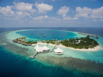 Safari Island Hotel a 