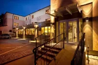 Hotel Viktor Hotels in 